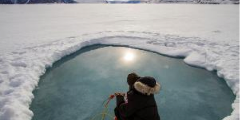 Etude des propriétés optiques sur le camp de glace Green Edge grâce à un instrument du LOV